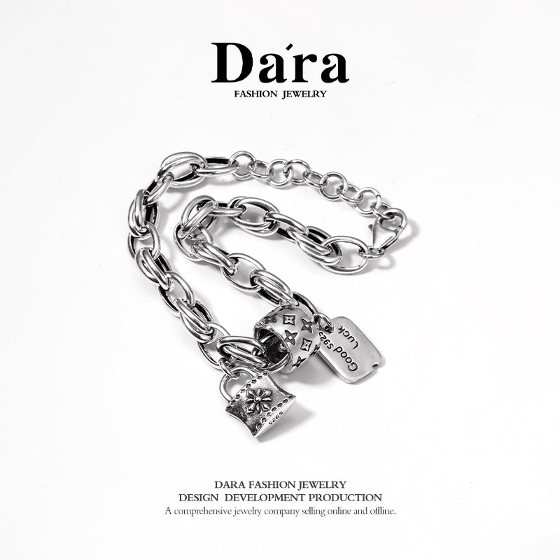 DARA s925 silver lucky four-leaf clover small lock letter plate personalized bracelet FYS-00022600