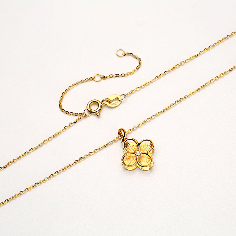 DARA 18K Gold Diamond Flower Design Necklace KX1628001