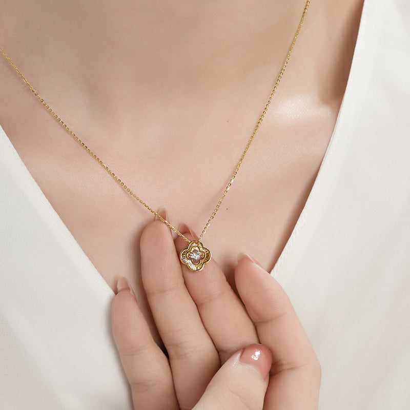 DARA 18K Gold Diamond Necklace KX1623001